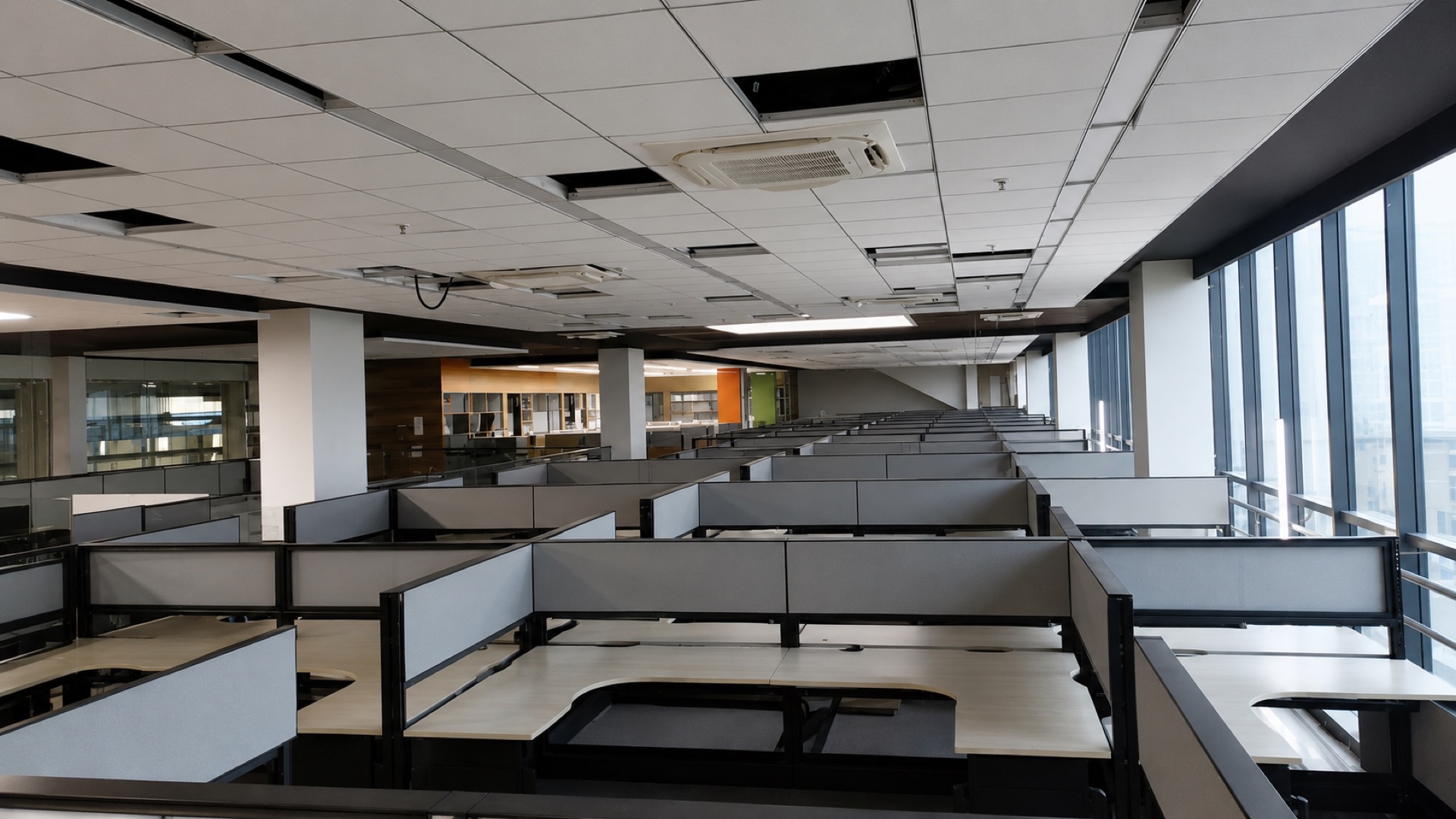 John Deere — large-scale industrial workspace