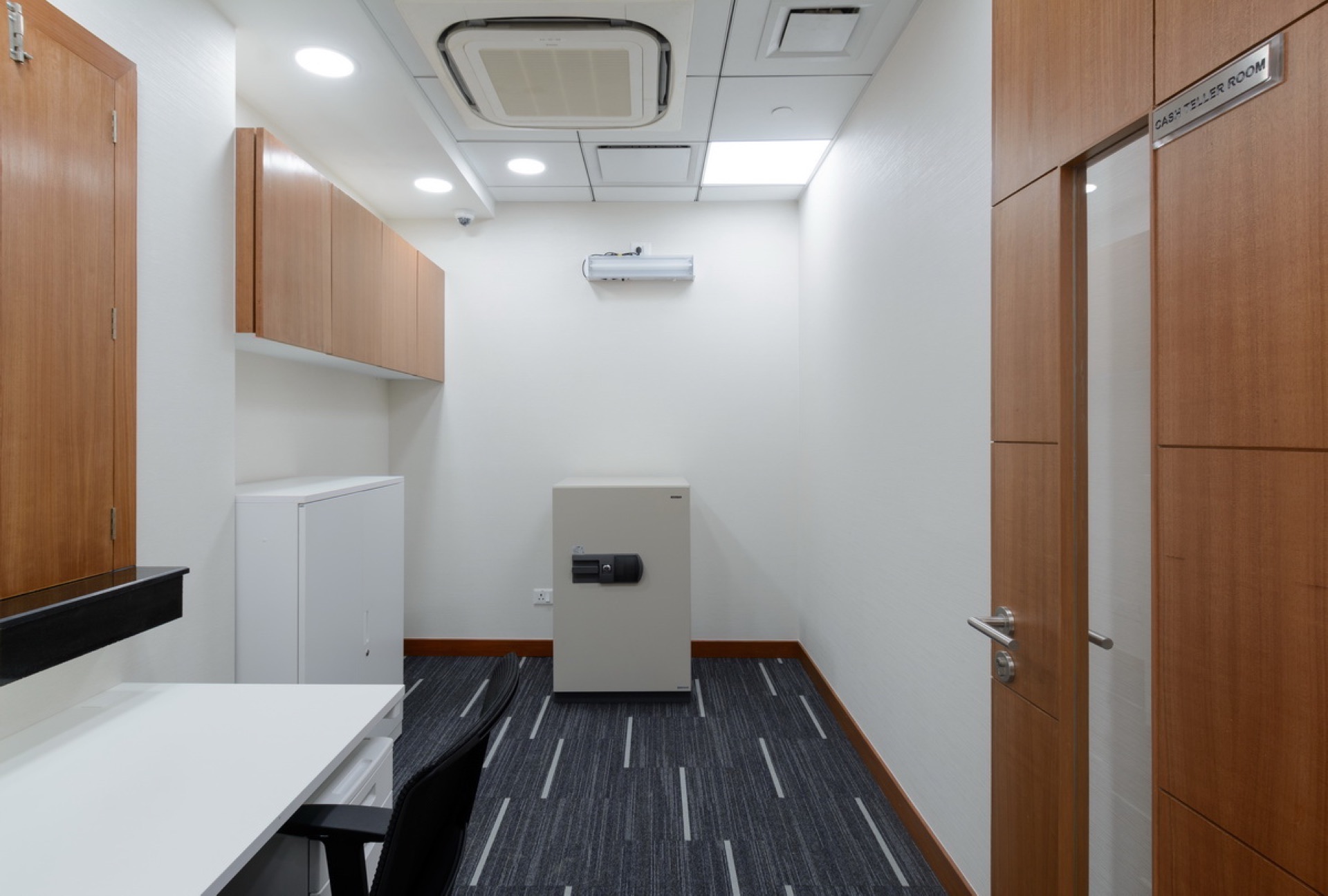 Open-plan floor