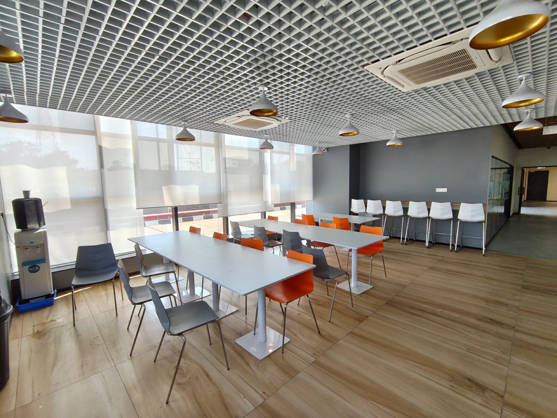 Vanderlande Industries — office and industrial fit-out